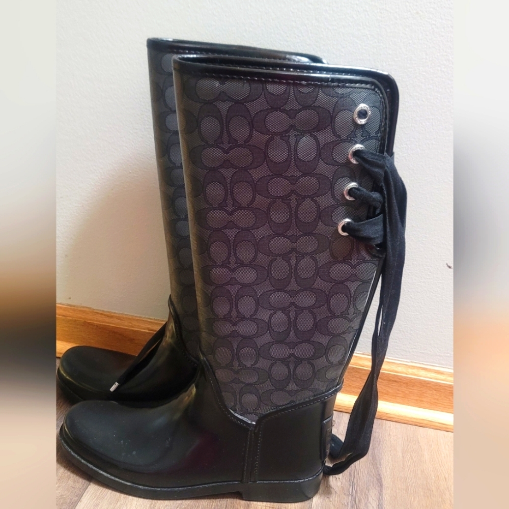 Coach rain boot . Size 10B Gray & black